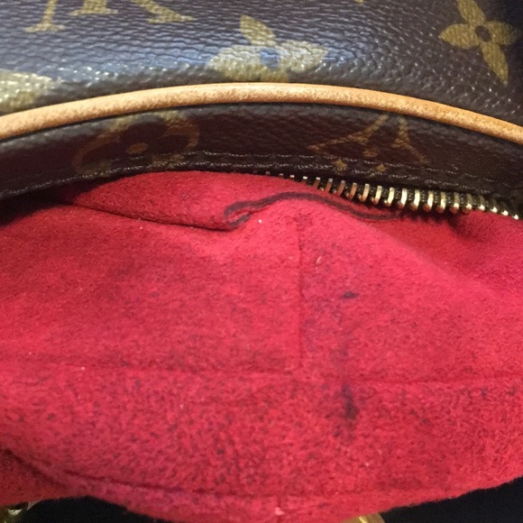(SOLD) Louis Vuitton Croissant PM - Picture 6 of 6